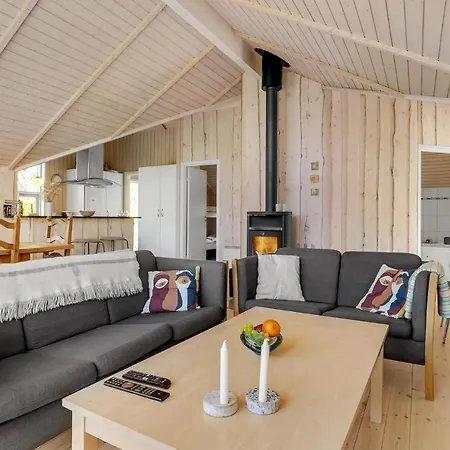 Сasa de vacaciones 3 Bedroom Cozy In *