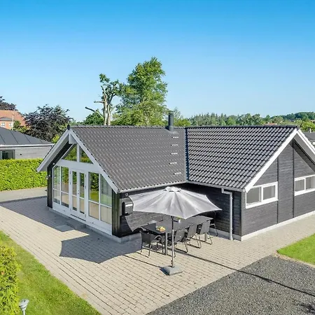 3 Bedroom Cozy In Børkop