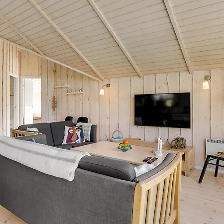 3 Bedroom Cozy In Feriehus *