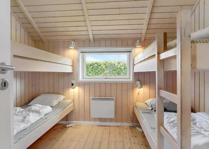 3 Bedroom Cozy In Feriehus *