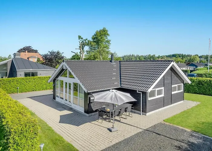 3 Bedroom Cozy In Børkop