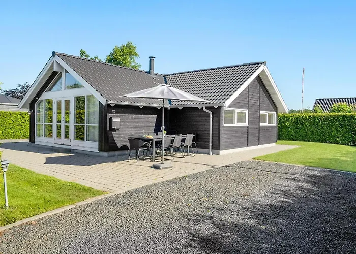 3 Bedroom Cozy In Feriehus *